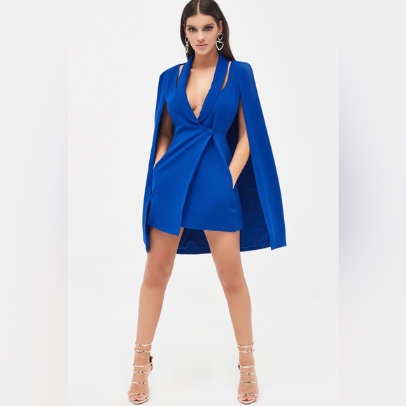 Cut out shoulder Cape dress - Picture 3 of 6